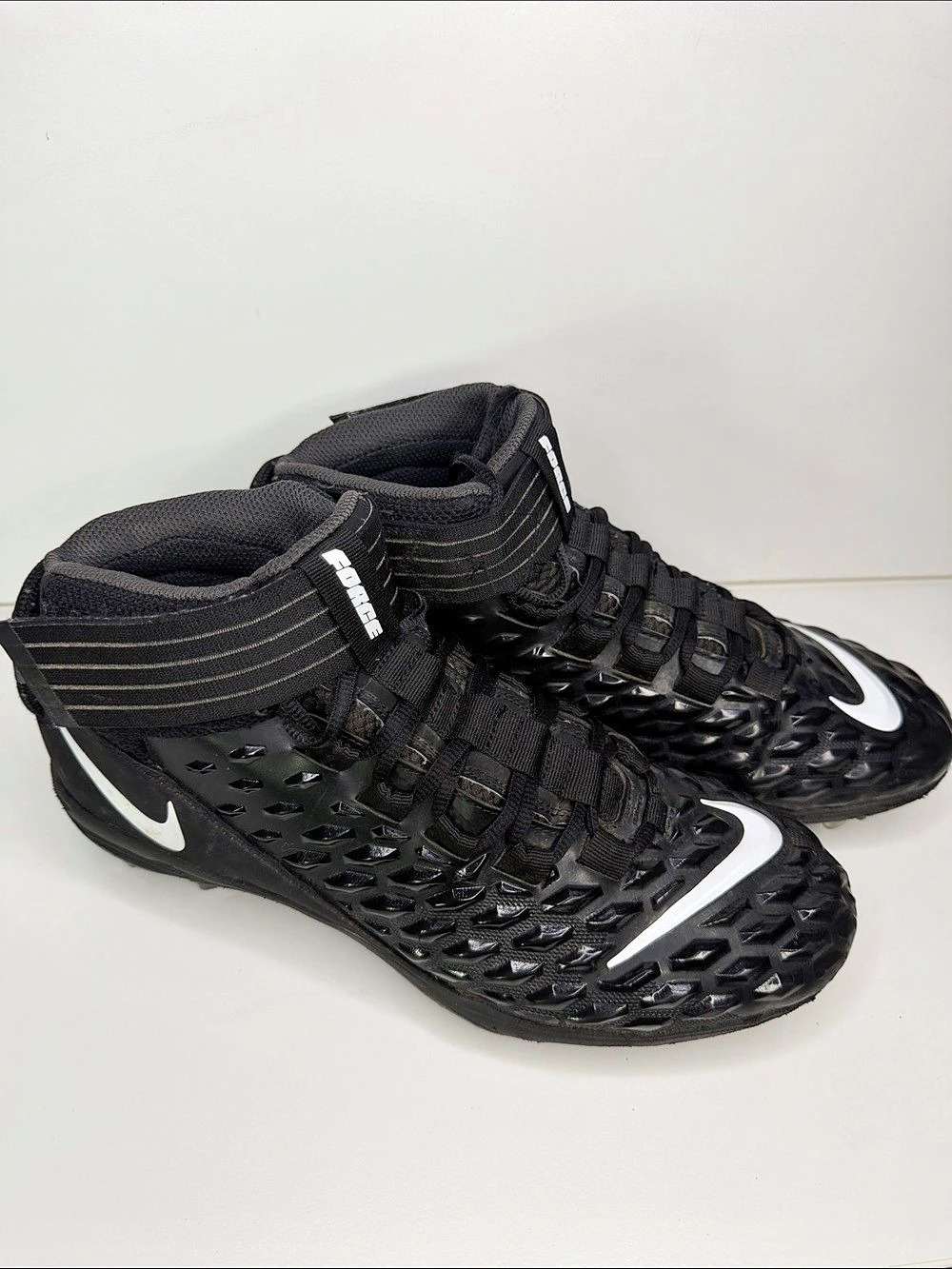 Nike Alpha Huarache Elite 4 Black & White US 10 Cleats